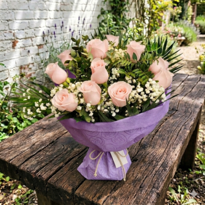 Ramo de 12 rosas rosas